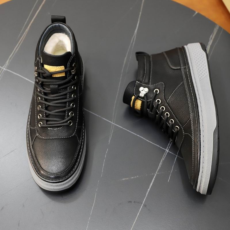 UGG Low-Top Leather Sneaker — No Fuss. Just Good.